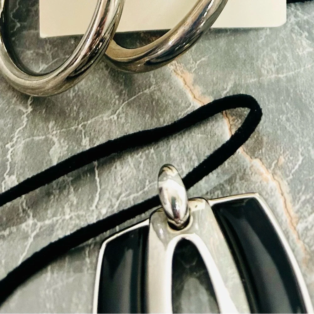 Lia Sophia Pendant necklace with New Day Silver Hoop Earrings! WHAT A DUO!!🌸 NWT - Picture 7 of 7
